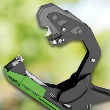 Powerful 15HP engine detail of SOROB Gasoline Chipper Shredder Powerful 15HP engine detail of SOROB Gasoline Chipper Shredder